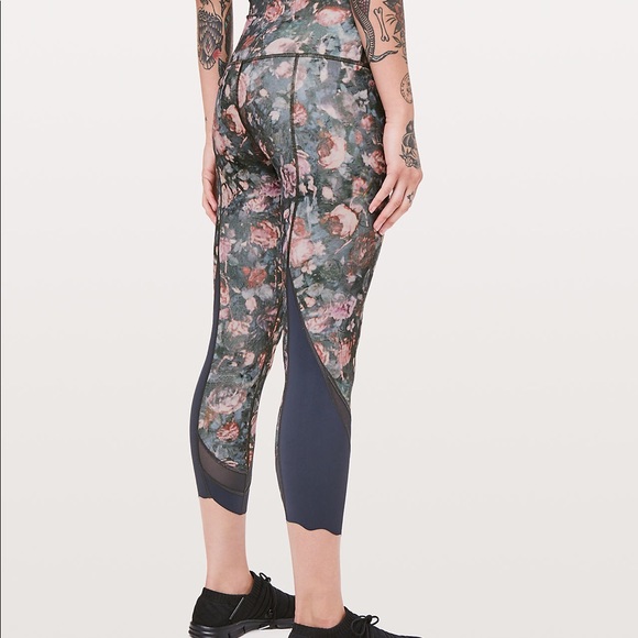 Lululemon Wunder Under Crop HR Scallop 24” - Picture 3 of 3